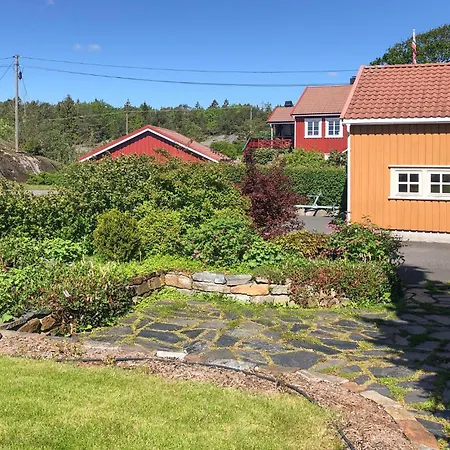 Feriehus Lovely In With House Sea View